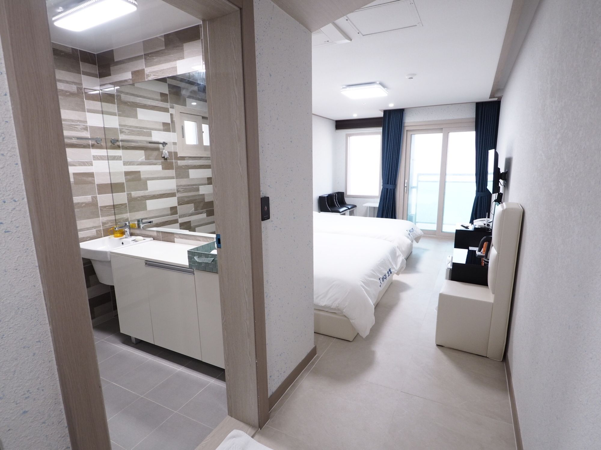 The Four Hills Jeju Hotell Exteriör bild